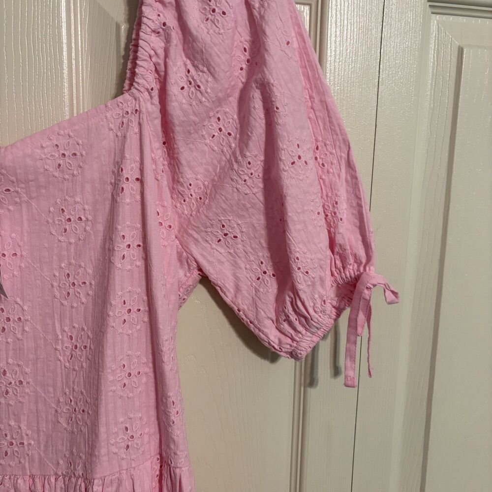 Simply Southern Women's Light pink eyelet Dress smocked back puff sleeve Med NWT - Picture 5 of 7